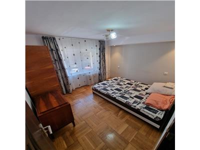 Se inchiriaza apartament 2 camere! Langa Catedrala!