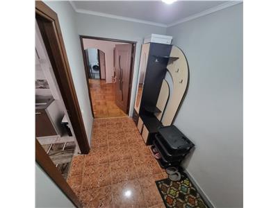 Se inchiriaza apartament 2 camere! Langa Catedrala!